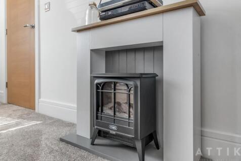 30 Horseshoe road, hethersett, NR9 3PA (4).jpg