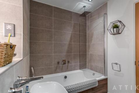 30 Horseshoe road, hethersett, NR9 3PA (28).jpg