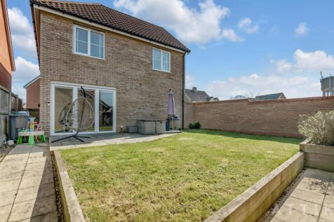 30 Horseshoe road, hethersett, NR9 3PA (38).jpg