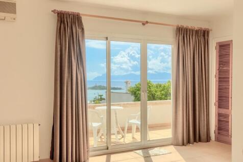 Bedroom 2 with en su