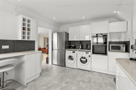 kitchen #3.jpg