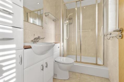 ensuite.jpg