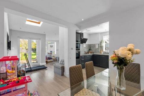 Rear Reception/Extension