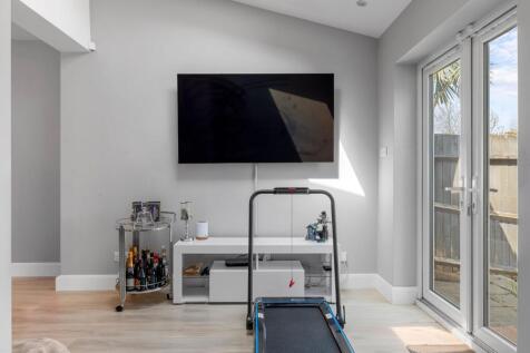 Rear Reception/Extension