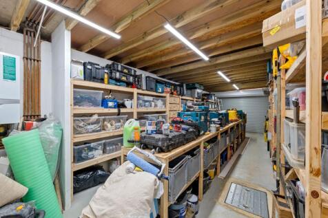 Garage/Workshop