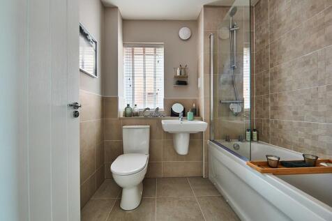 Modern and relaxing family bathroom