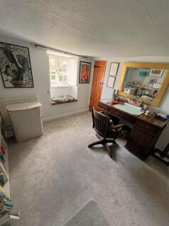 bedroom 4.jpg