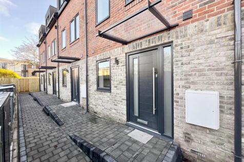 Merryn Mews front photo.jpg