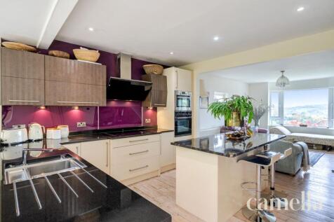 OPEN PLAN KITCHEN, DINING &amp; LIVING ROOM