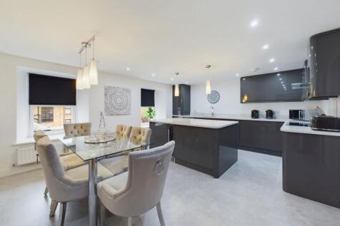 Kitchen/ dining room