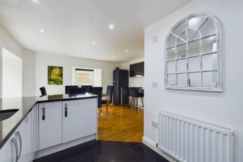Kitchen/ dining room