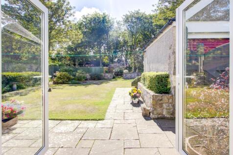 Doors To Rear Garden