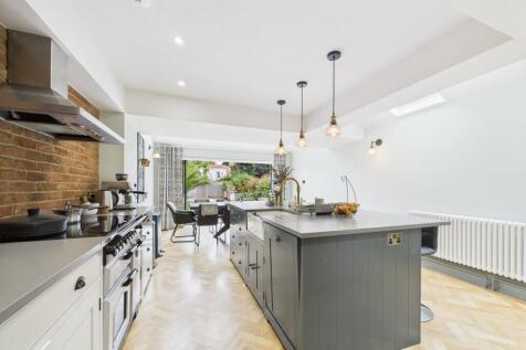 thumbnail_CAM0351...