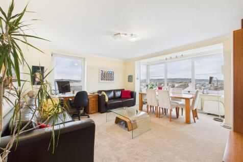 CAM04693G0-PR0062...