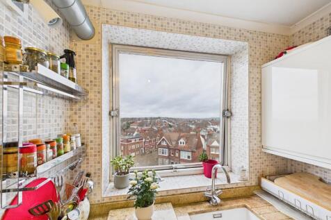 CAM04693G0-PR0062...