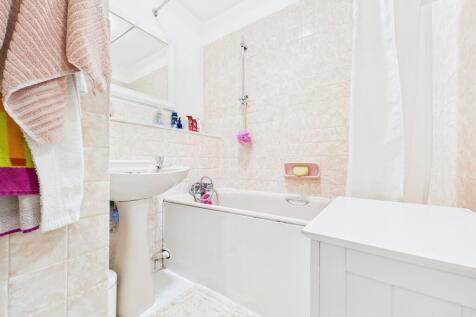 CAM04693G0-PR0062...