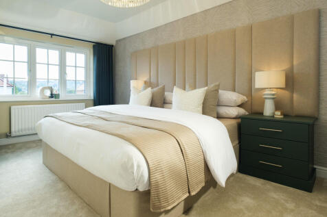 The Windsor - Main Bedroom