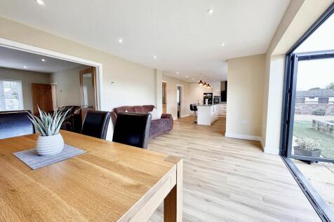 Family Dining Kitchen