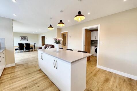 Family Dining Kitchen