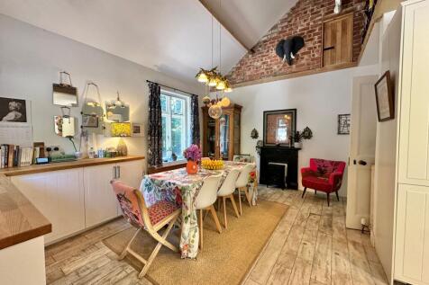 Family Dining Kitchen