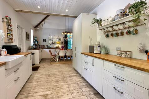 Family Dining Kitchen