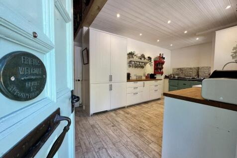 Family Dining Kitchen