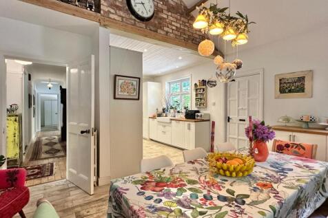 Family Dining Kitchen