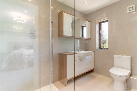 Master Bedroom Ensuite.jpg