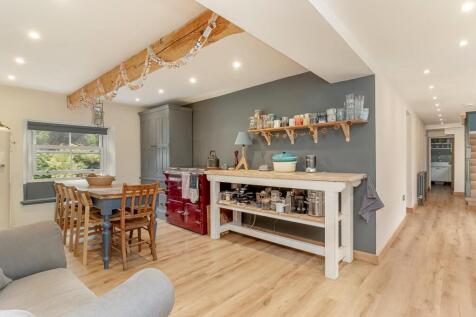 Living Kitchen - A.jpg