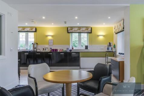 Yew Tree Court 20-19.jpg