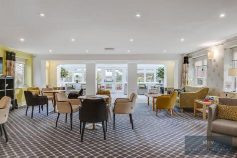 Yew Tree Court 20-21.jpg