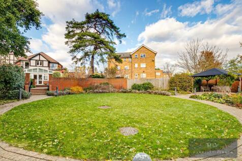 Yew Tree Court 20-26.jpg