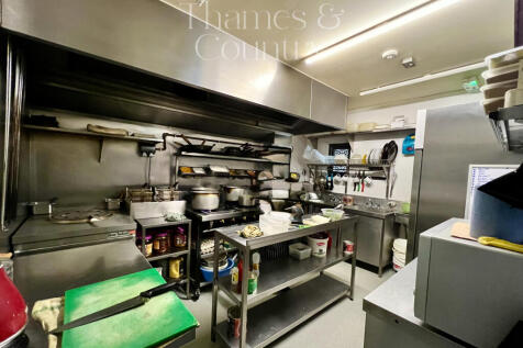 COMMERCIAL KITCHEN