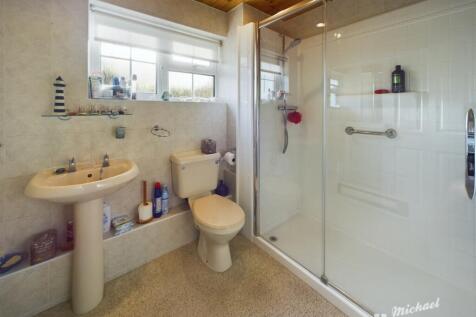 CAM02773G0-PR0240-STILL024