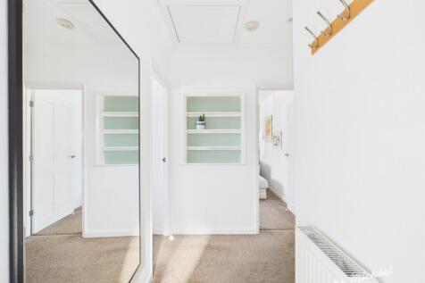 CAM02773G0-PR0271-STILL024