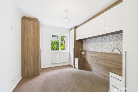 CAM02773G0-PR0283-STILL001