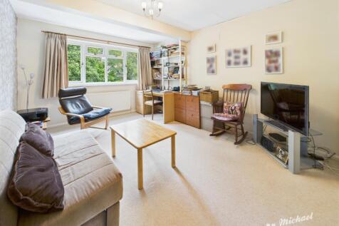 CAM02773G0-PR0304-STILL023