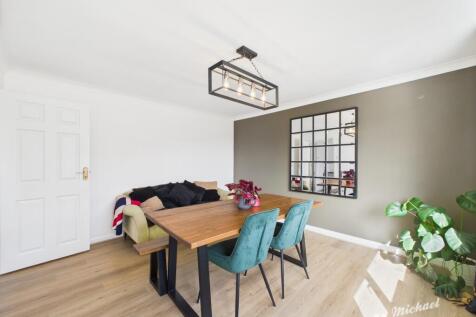 CAM02773G0-PR0344-STILL001