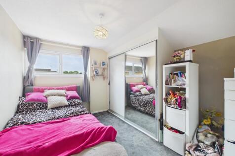 CAM02773G0-PR0355-STILL018