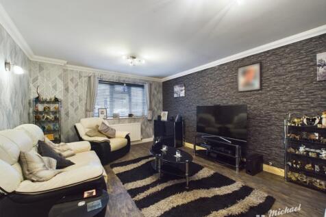 CAM02773G0-PR0209-STILL023