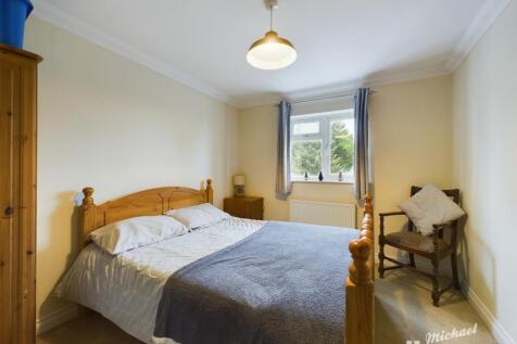 CAM02773G0-PR0209-STILL001