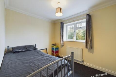 CAM02773G0-PR0209-STILL002