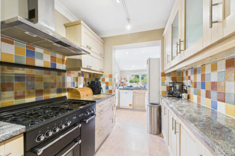 CAM02773G0-PR0365-STILL005