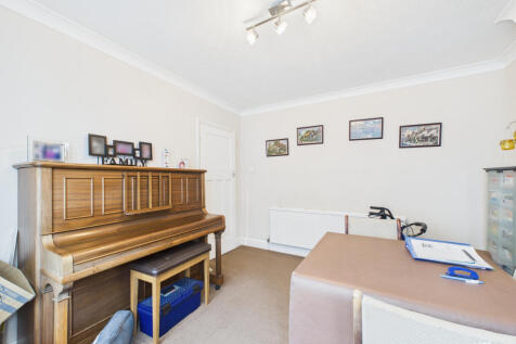 CAM02773G0-PR0365-STILL002