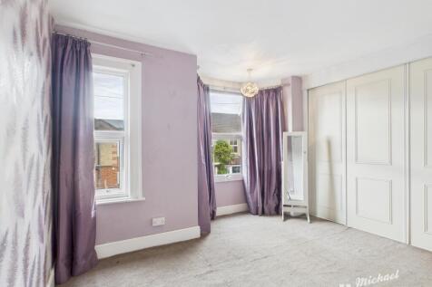 CAM02773G0-PR0376-STILL033