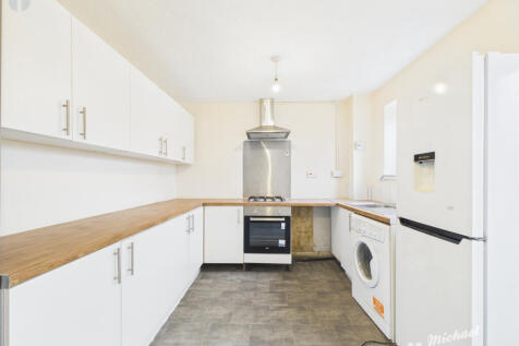 CAM02773G0-PR0381-STILL006