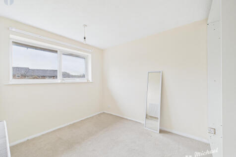 CAM02773G0-PR0381-STILL003