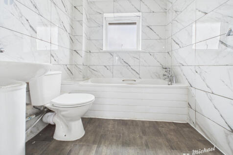 CAM02773G0-PR0381-STILL004