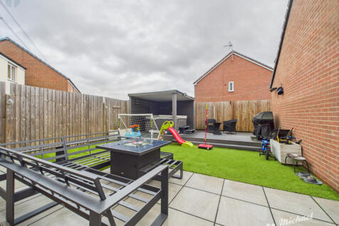 CAM02773G0-PR0382-STILL018