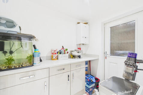 CAM02773G0-PR0382-STILL007